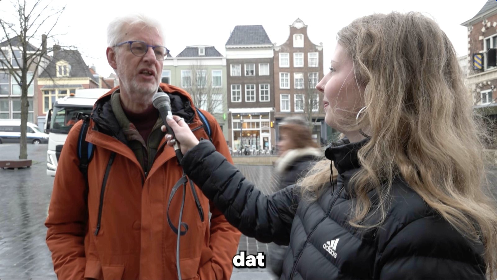 Straatinterview in de stad